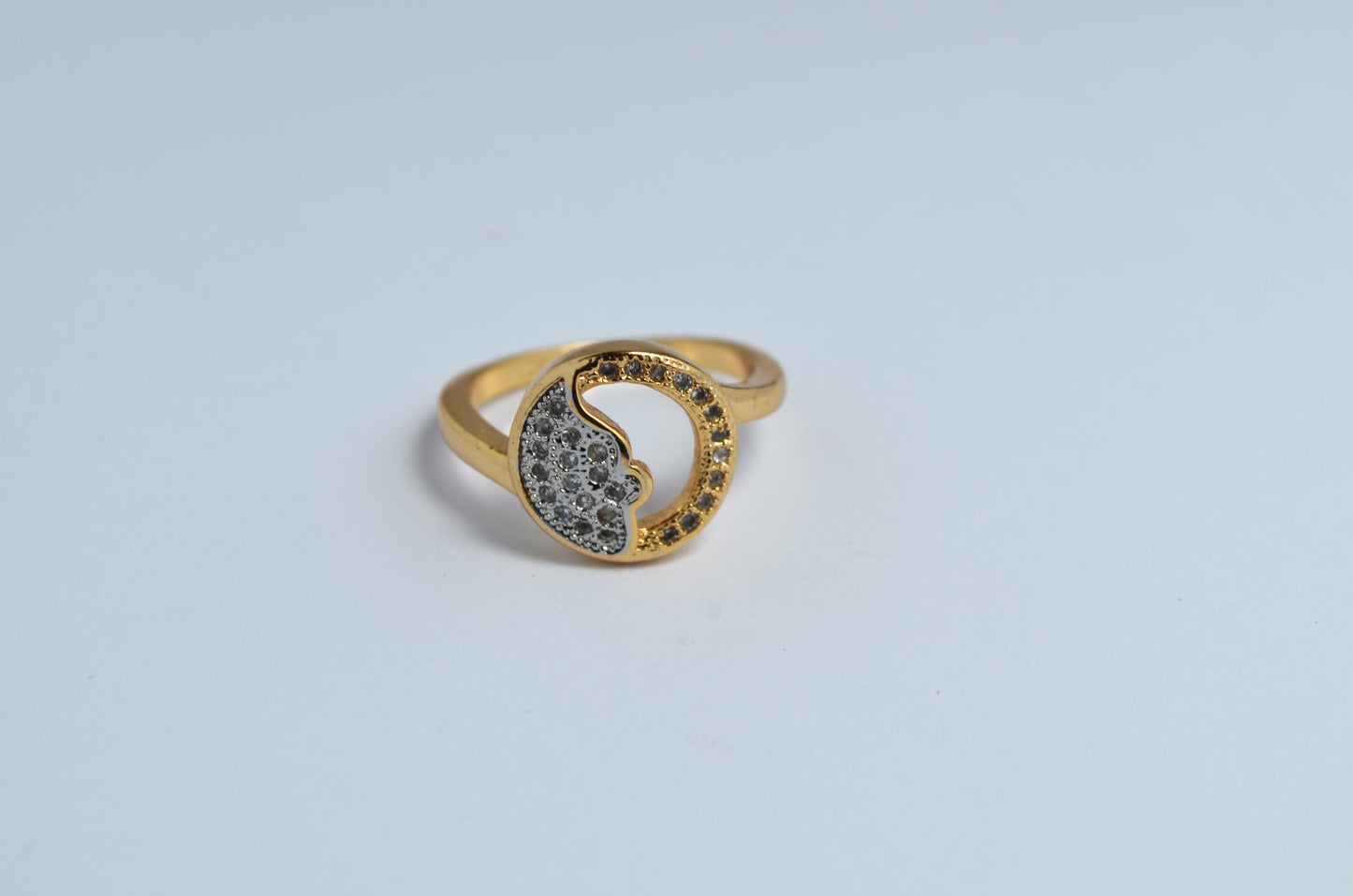 Semi-Circular CZ Ring